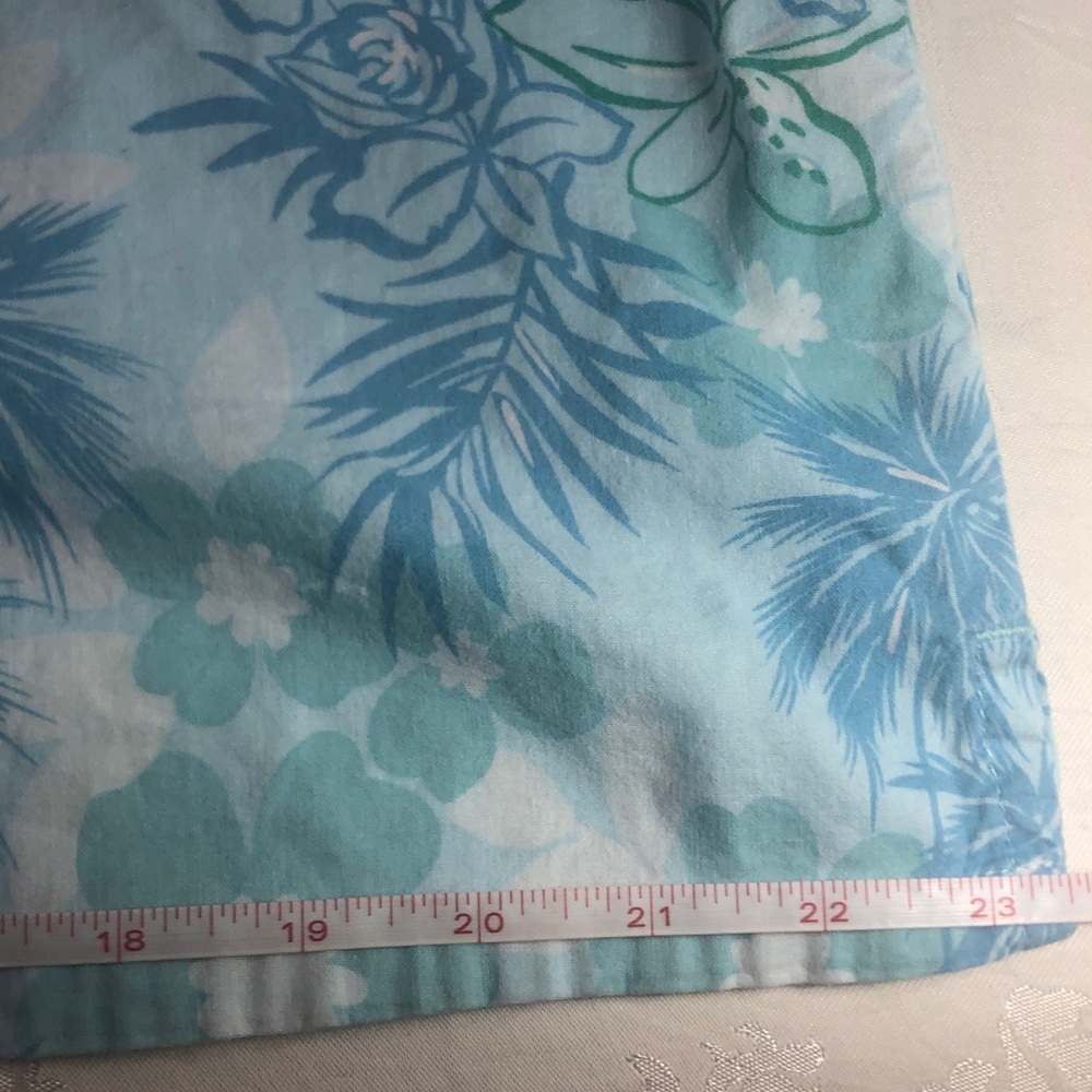 BLUE Vintage Hawaiian women’s short sleeve button down Pit to Pit 23” Used - Picture 7 of 7